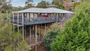 elevated-templestowe-home-sells-for-1-35-million-at-auction