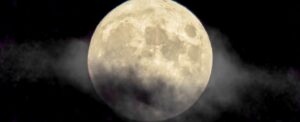 experience-the-full-sturgeon-moon-on-august-8-9-how-to-view-it