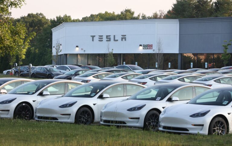 florida-jury-orders-tesla-to-pay-329-million-in-crash-case