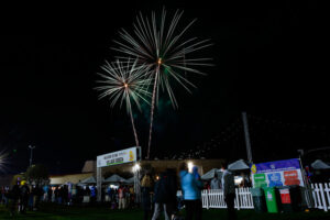 gawler-show-dazzles-with-stunning-fireworks-display-tonight