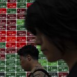 global-stocks-flat-as-traders-await-powell-s-urgent-speech