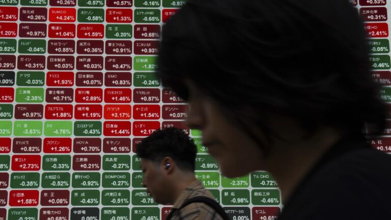 global-stocks-flat-as-traders-await-powell-s-urgent-speech