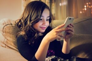 government-social-media-ban-faces-criticism-for-ineffectiveness