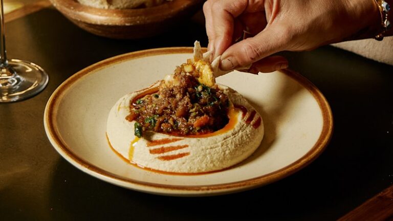 hummus-king-tom-sarafian-opens-zareh-in-melbourne-today