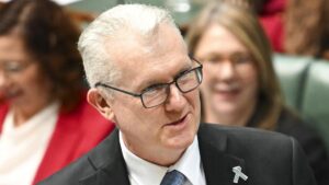 hundreds-of-foreign-criminals-to-be-deported-to-nauru-immediately