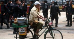 indonesia-s-president-revokes-lawmakers-housing-allowance-amid-protests