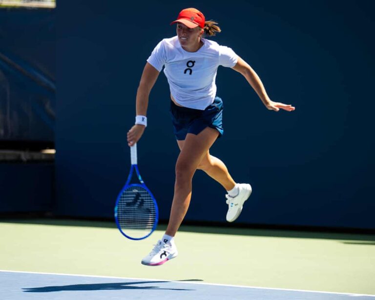jannik-sinner-and-iga-swiatek-compete-in-thrilling-us-open-day-3
