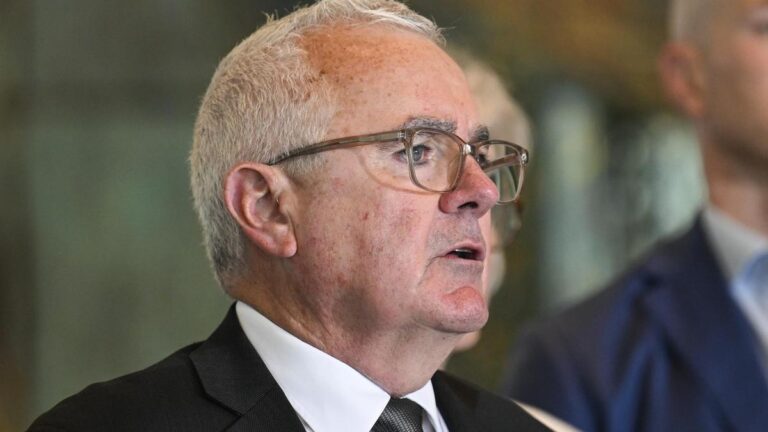labor-faces-pressure-to-act-on-long-overdue-robodebt-reforms