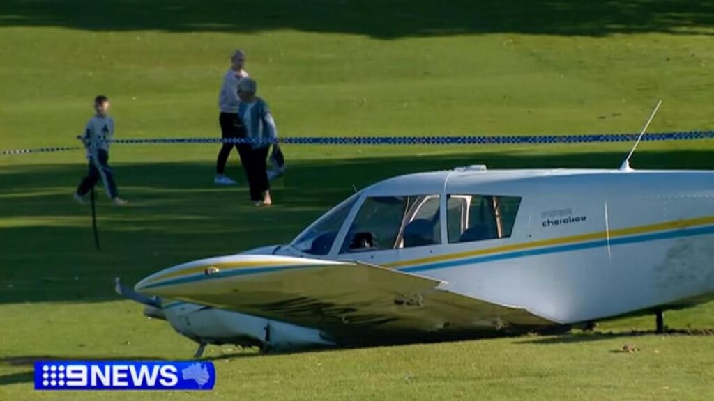 light-plane-crash-lands-on-sydney-golf-course-two-uninjured