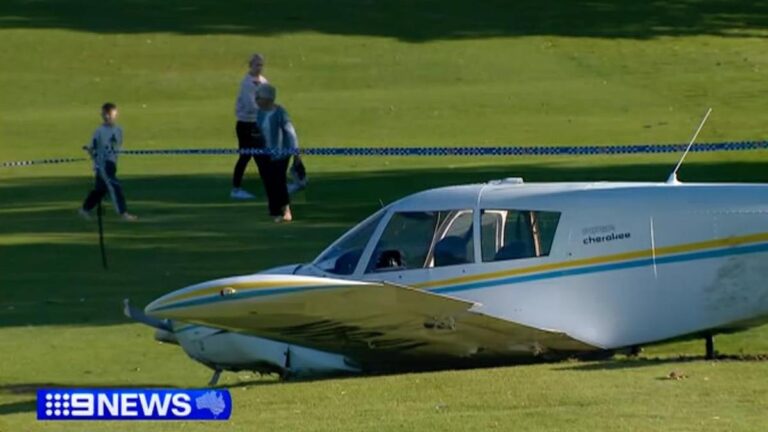 light-plane-crash-lands-on-sydney-golf-course-two-uninjured