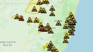major-flood-warnings-issued-for-nsw-residents-as-crisis-grows