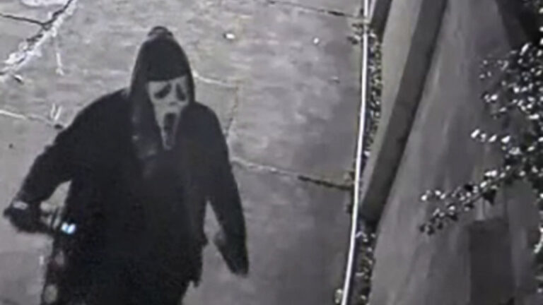 man-in-scream-mask-vandalizes-south-yarra-synagogue-multiple-times