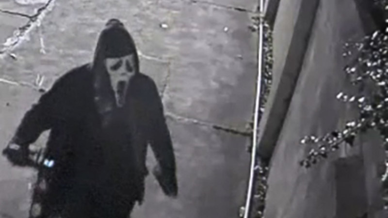 man-in-scream-mask-vandalizes-south-yarra-synagogue-multiple-times