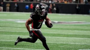 master-your-fantasy-football-draft-with-key-player-picks