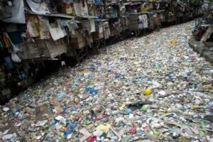 negotiators-race-against-time-for-global-plastic-pollution-treaty