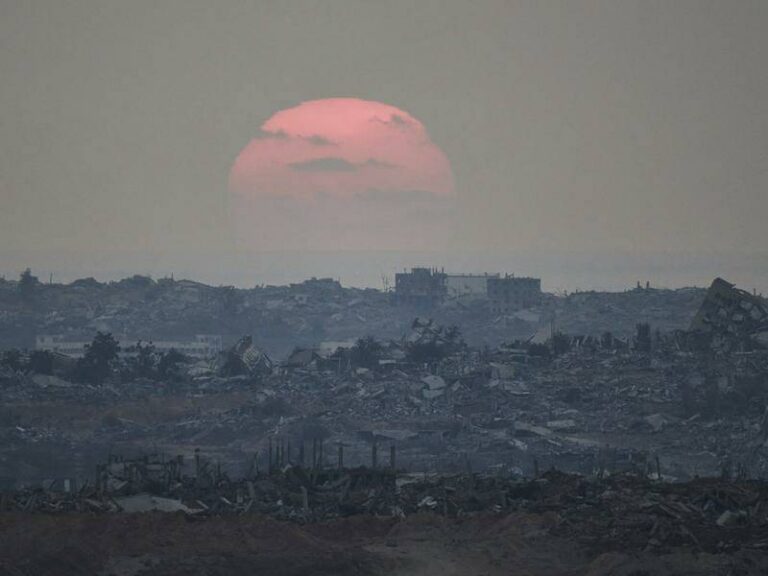 palestinian-families-evacuate-gaza-city-amid-rising-tensions
