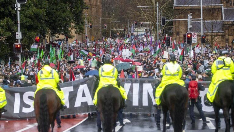 pro-palestinian-group-pushes-to-shut-brisbane-s-story-bridge-sunday