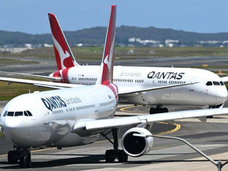 qantas-orders-20-new-jets-as-profits-surge-to-1-6-billion