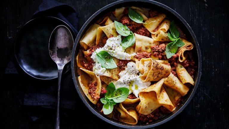 quick-oven-baked-pork-and-veal-ragu-recipe-ready-in-30-minutes-