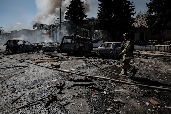 russian-forces-advance-in-eastern-ukraine-amid-ceasefire-talks