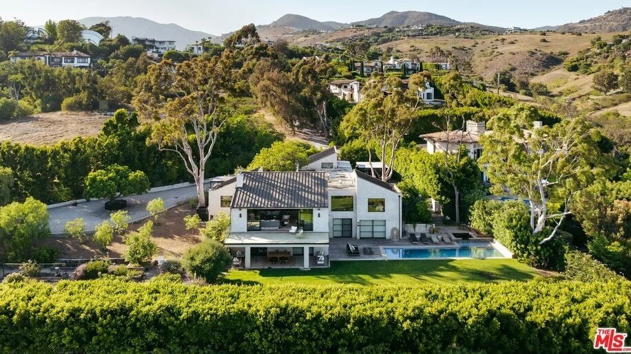 shannen-doherty-s-malibu-mansion-listed-for-9-5-million