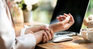 simple-exercises-to-alleviate-carpal-tunnel-syndrome-symptoms
