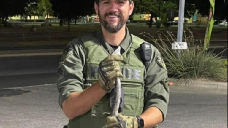snake-detained-at-austin-car-wash-officers-give-it-a-break