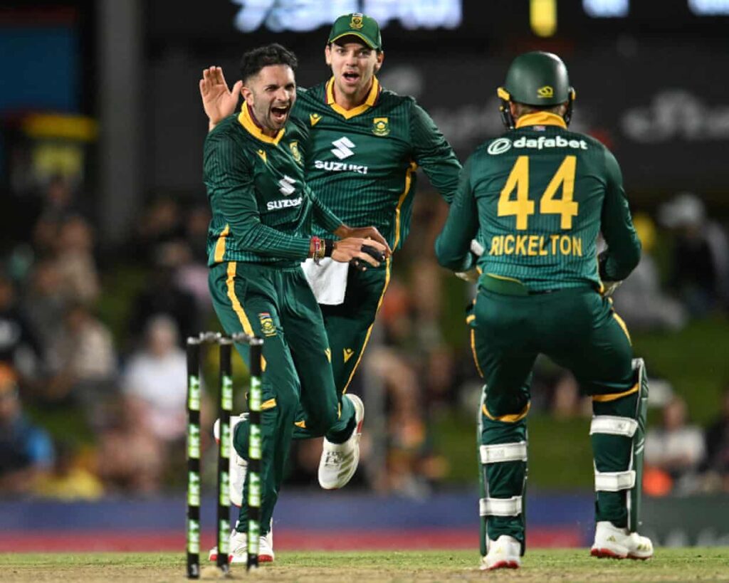 south-africa-secures-thrilling-98-run-odi-victory-over-australia