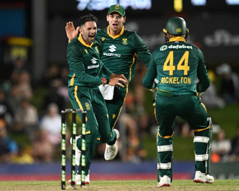 south-africa-secures-thrilling-98-run-odi-victory-over-australia
