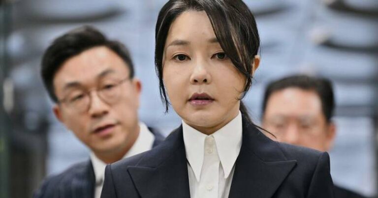 south-korea-issues-arrest-warrant-for-former-first-lady-kim-keon-hee