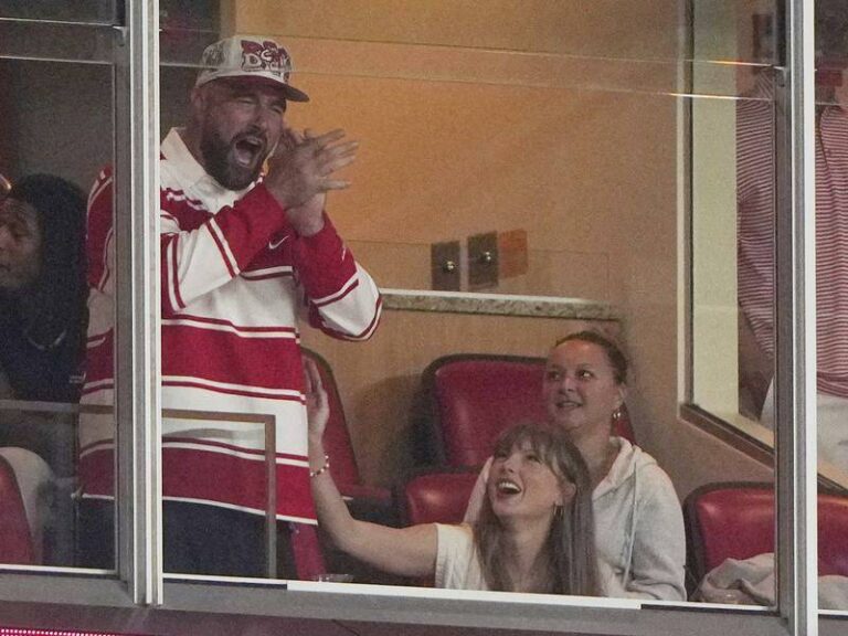 taylor-swift-and-travis-kelce-celebrate-engagement-at-game
