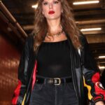 taylor-swift-supports-father-s-recovery-after-heart-surgery