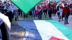tens-of-thousands-set-for-urgent-sydney-harbour-bridge-march