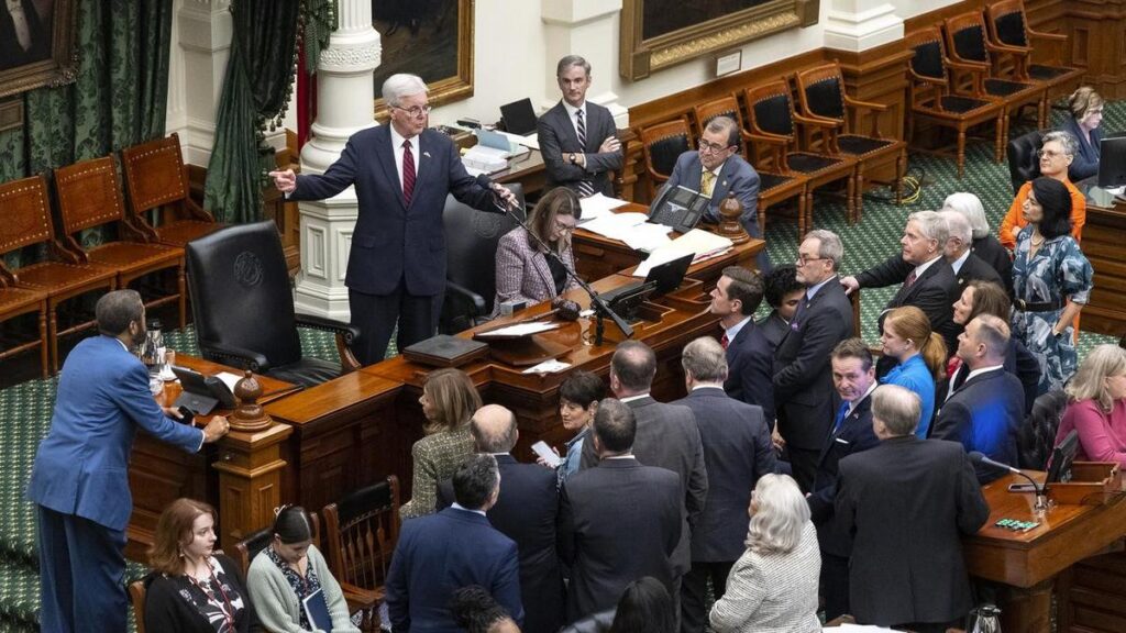 texas-senate-approves-republican-favored-congressional-redistricting