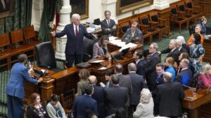 texas-senate-approves-republican-favored-congressional-redistricting