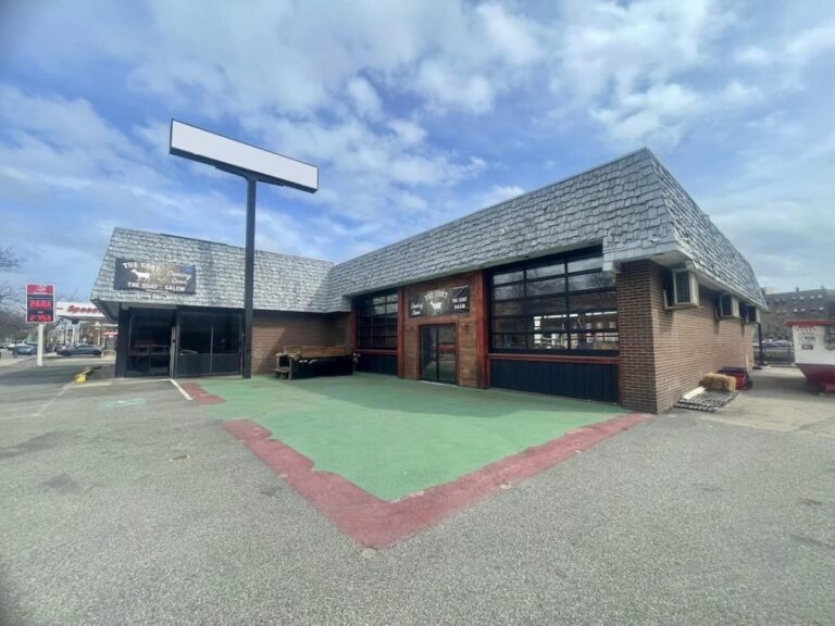 the-goat-expands-with-new-country-bar-and-burger-joint-in-salem