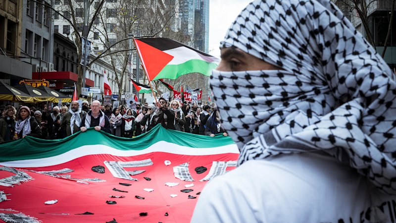 thousands-prepare-to-block-melbourne-s-king-street-bridge-sunday