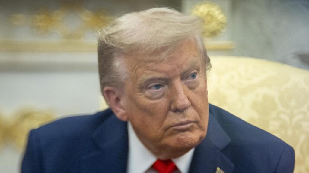 trump-urges-fcc-to-revoke-licences-of-major-broadcasters