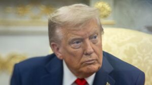 trump-urges-fcc-to-revoke-licences-of-major-broadcasters