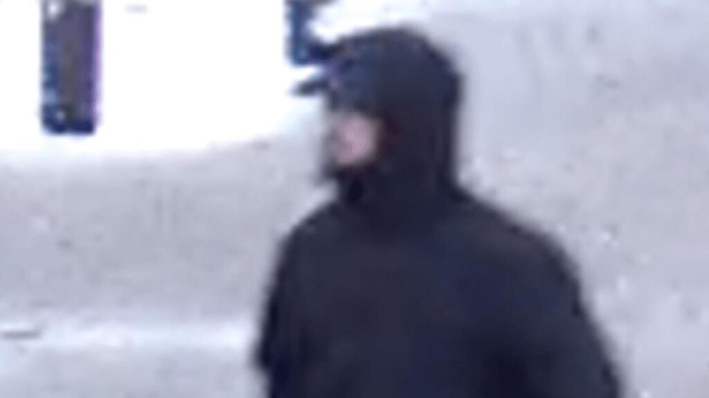 urgent-appeal-man-exposes-himself-to-children-at-bus-stop