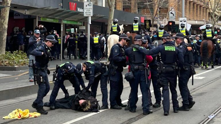 urgent-police-arrests-surge-amid-melbourne-anti-immigration-march