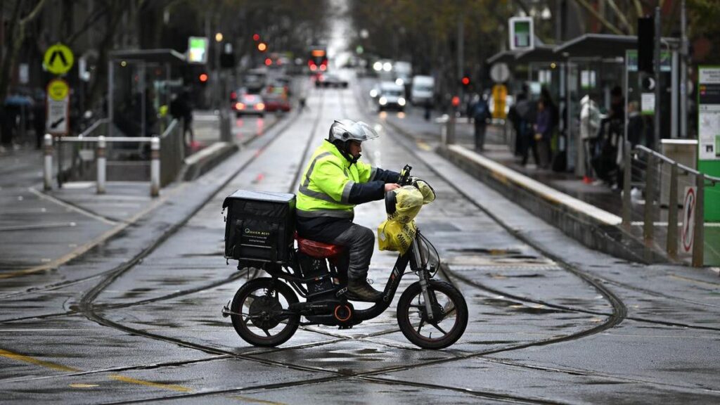 urgent-safety-alert-e-bikes-speeding-sparks-major-concerns
