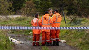 urgent-search-underway-for-2-missing-men-after-car-plunges-into-river