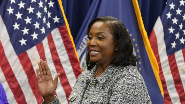 us-fed-governor-lisa-cook-sues-trump-over-firing-attempt