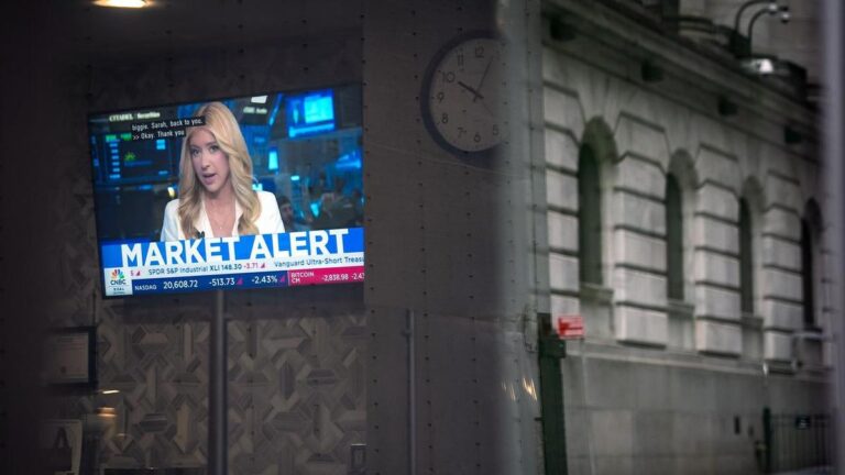 us-stocks-plunge-as-trump-announces-new-tariffs-on-imports-