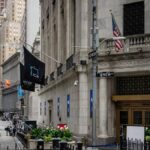 us-stocks-surge-after-weak-jobs-report-fuels-rate-cut-hopes