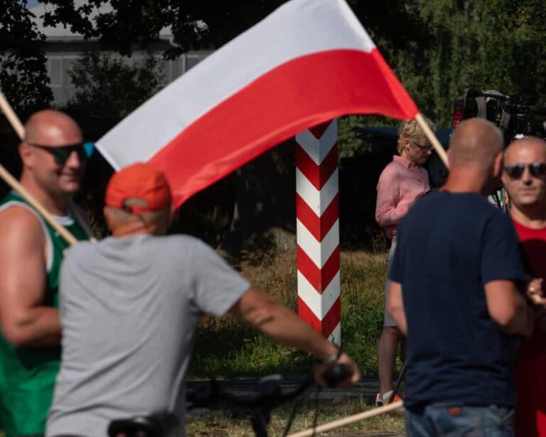 vigilante-groups-surge-in-europe-target-migrants-amid-tensions
