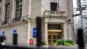 wall-street-declines-as-inflation-data-raises-tariff-concerns