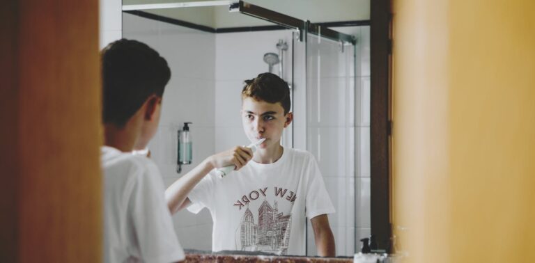 young-men-turn-to-t-maxxing-for-testosterone-boosts-risks-ahead