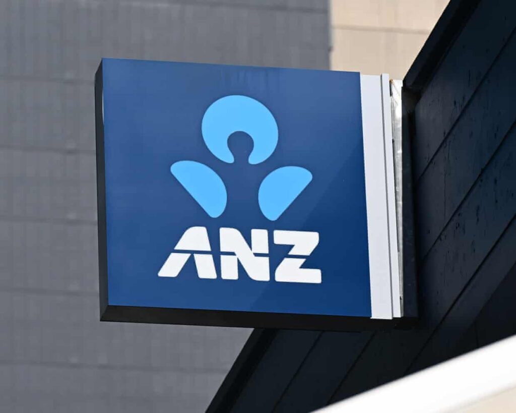 albanese-signs-defence-treaty-in-png-as-solar-energy-hits-13-